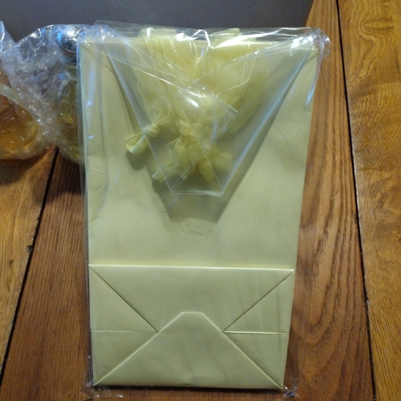 Bella Casa Aromatic Room Fragrance Set of 4 Dahlia Water Lily Dogwood Camellia - Picture 8 of 9